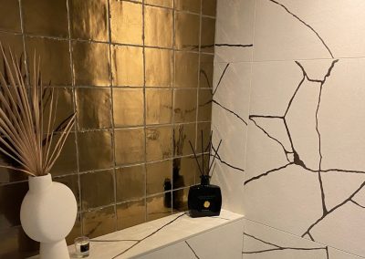 Toilet met gouden detail